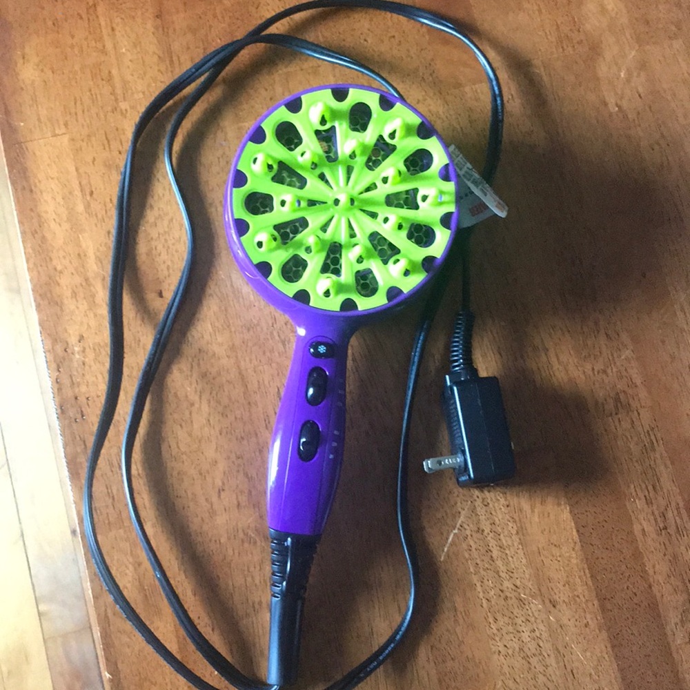 Bed head blow dryer